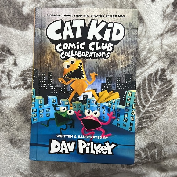 Cat kid comic club books!! Great pick for young readers. A really great bundle - Picture 5 of 5